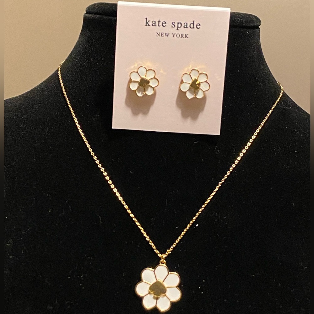 Kate spade Daisy / clover Day Tripper earrings and necklaces set. New